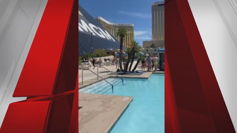 Dust devil hits pool-goers at Luxor Resort & Casino
